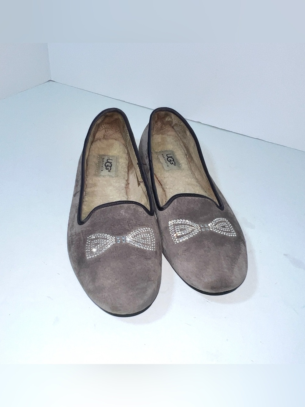 UGG Australia Alloway Bow Rhinestone Grey Suede Shearling Slippers Flats Sz 10